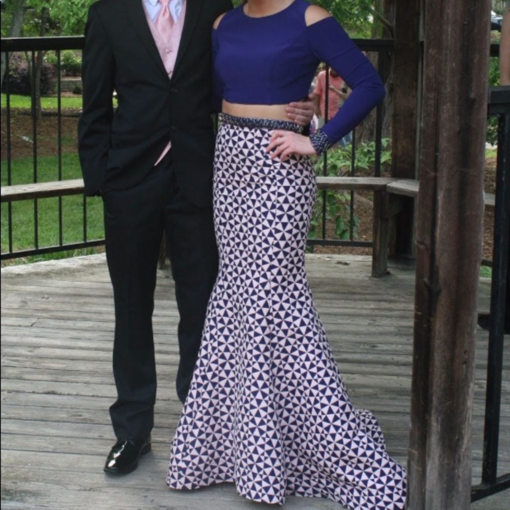 Mac Duggal prom dress